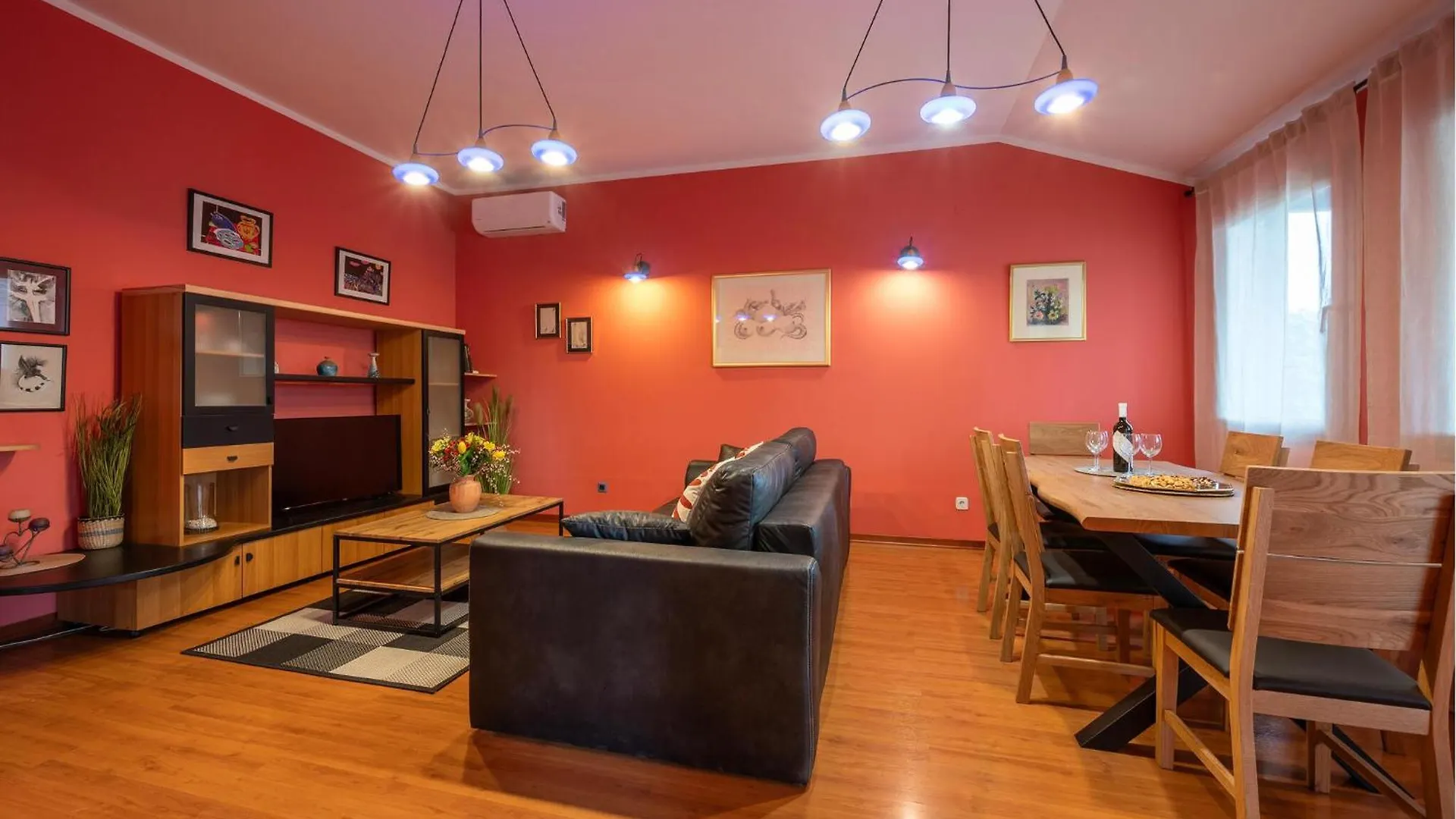 Lovely Home In Sisan With Wifi Holiday home