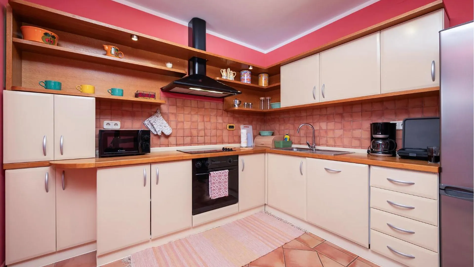 Lovely Home In Sisan With Wifi 0*,